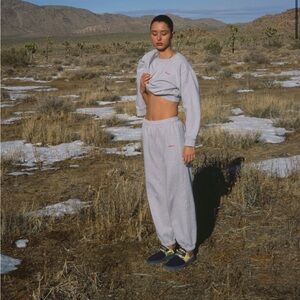 Realisation par grey sweatpants